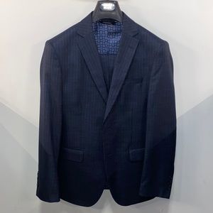 NWOT Mens pinstripe suit. Size 36S.